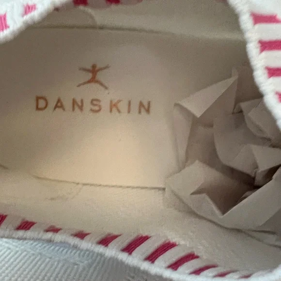 🆕 - New in box- Danskin Peace slip-on tennis shoes - Picture 3 of 9